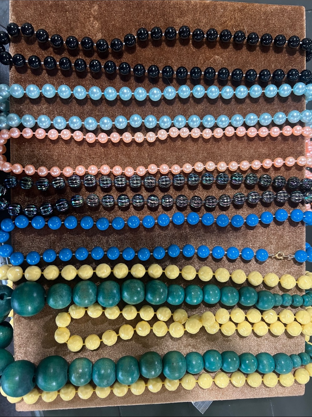 7 pearl’s necklaces. Vintage